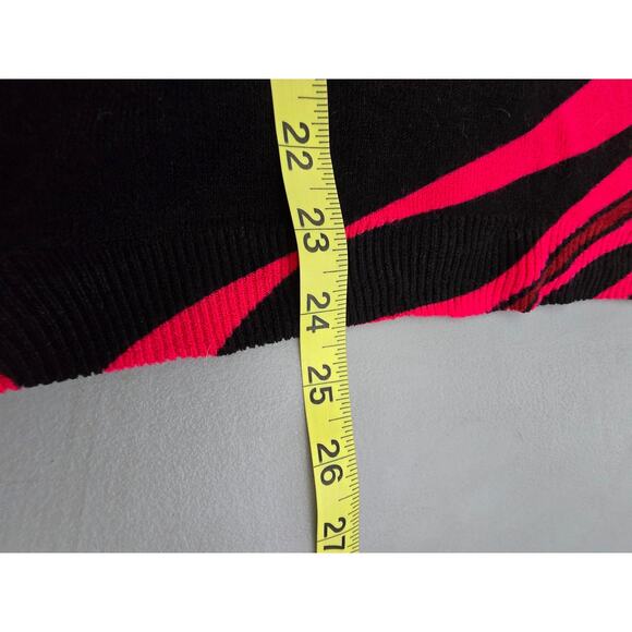 Boss Large Red and Black Cardigan STRIKING!! missing bottom button no snags - Picture 7 of 8